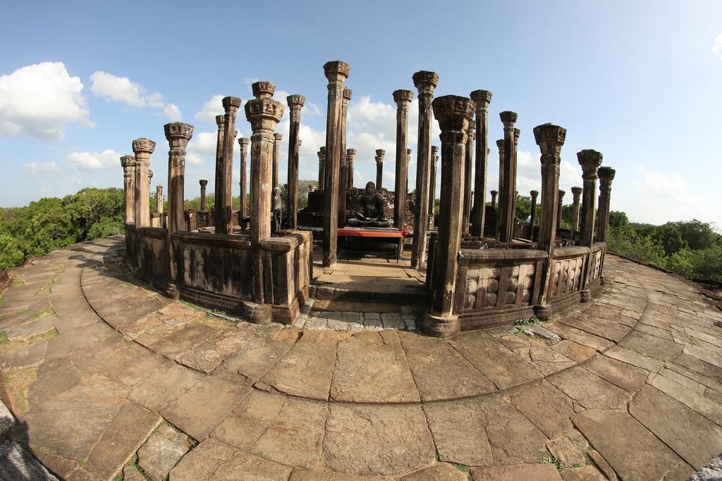 Miracle Resorts & Villas Polonnaruwa Exterior foto