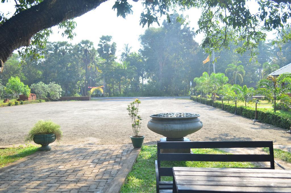 Miracle Resorts & Villas Polonnaruwa Exterior foto
